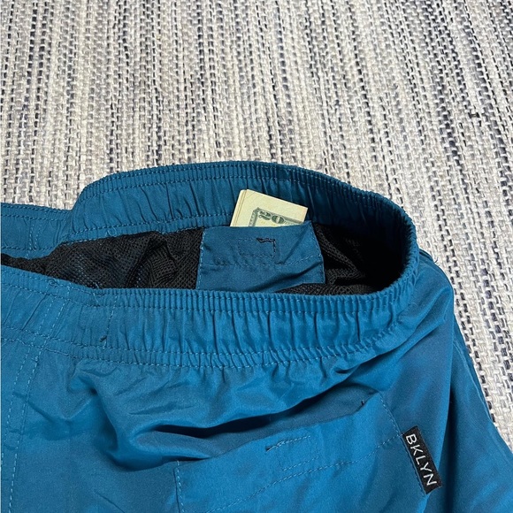 NEW Mens Kent Ave Volley Trunks Swim Shorts Teal Multi Color Smiles Lined L - Picture 3 of 4